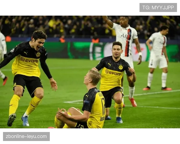 德甲转会风波再起：俱乐部高层密集商讨引援策略引关注