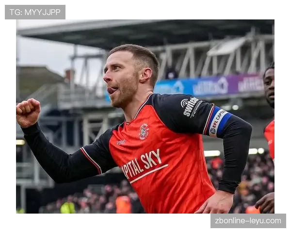 克拉克助威英超新赛季,球队状态回暖引关注 克拉克助威英超新赛季,球队状态回暖引关注