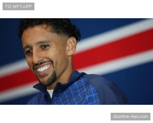 马尔基尼奥斯分享家庭温馨时光，展现球场外温暖与柔情的另一面