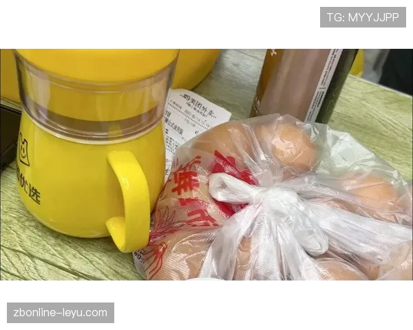 何卓佳训练完直接去超市抢打折鸡蛋？